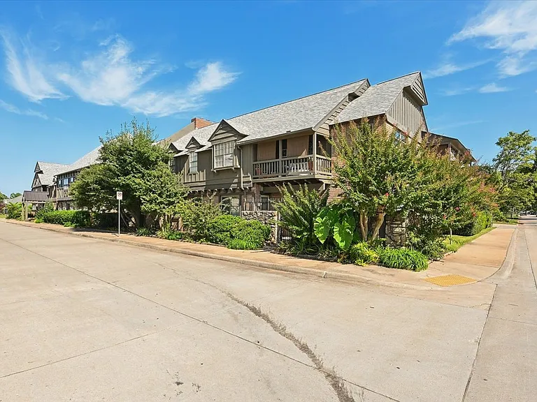 4517 S Peoria Ave #20 — Photo 36