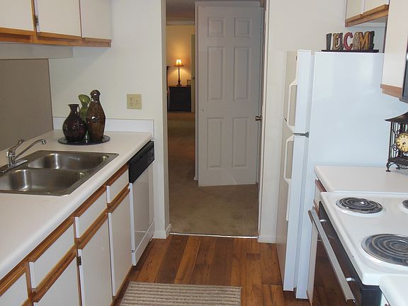 Spacious kitchen in 2 bedroom