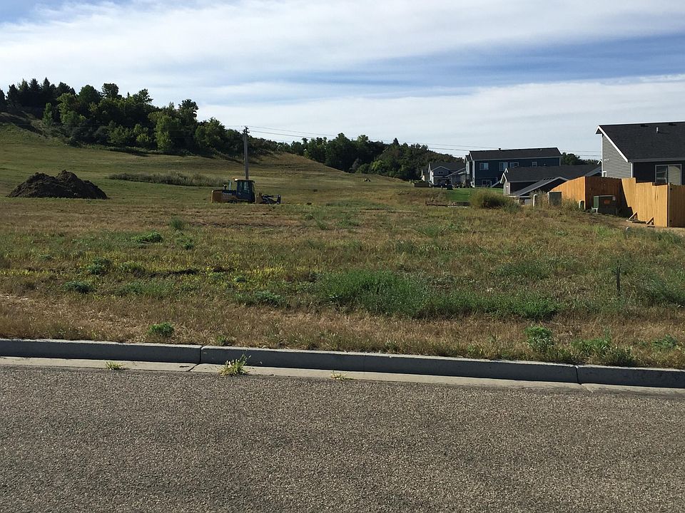 2nd image of 401 Lena Ct SE