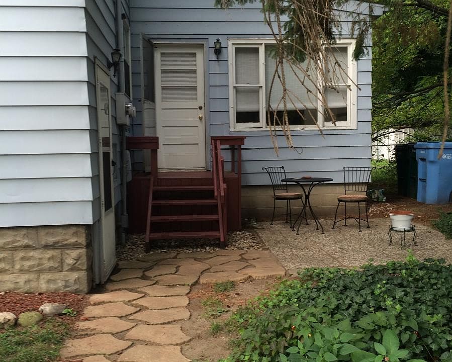 2nd image of 902 Smith Ave
