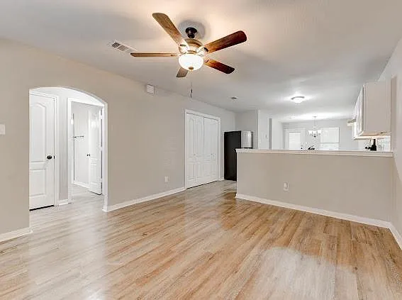 3 bed, 2.0 bath, 1203 sqft, $995 — Photo 3