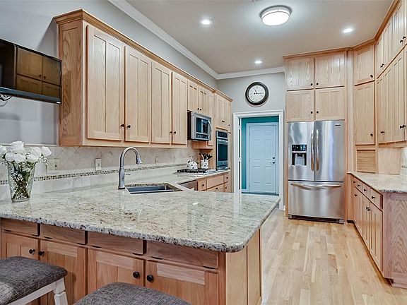 4th image of 809 Turnberry Dr