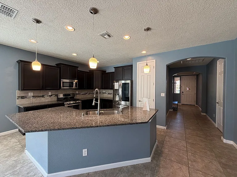 2861 Walsh Loop SE — Photo 14