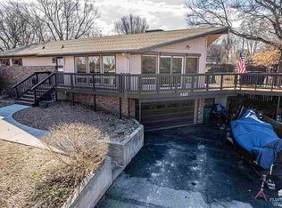 3327 Rolling Hills Dr, Milford, KS 66514