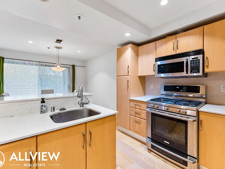 280 Cagney Ln #220 — Photo 14