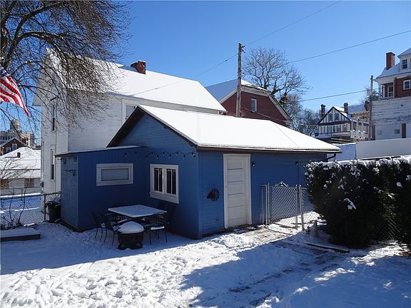 4th image of 322 Hawthorne St