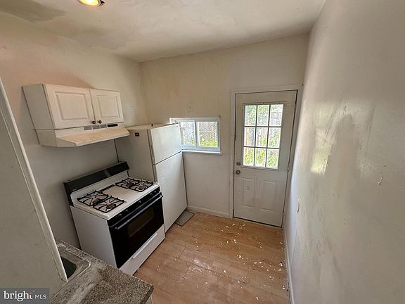 4th image of 2606 Cedar St