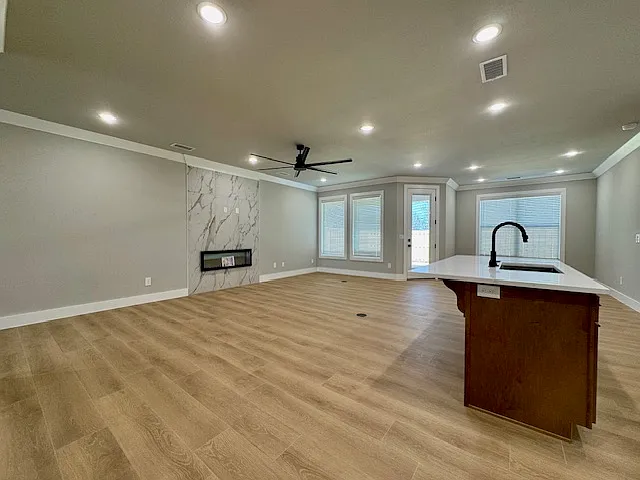 1700 Jensen Ave — Photo 7