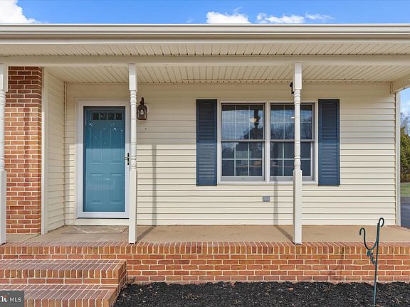 3rd image of 4696 Straw Ridge Ln