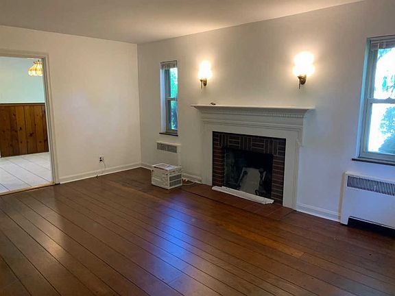 5th image of 33 W Hill Ln