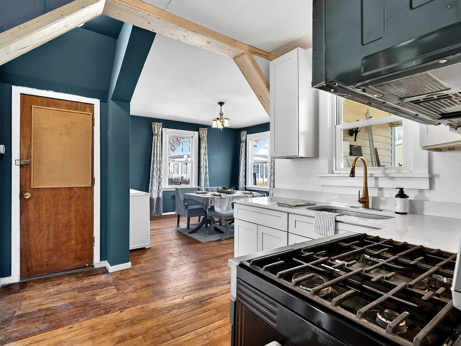 2 bed, 1.5 bath, 1517 sqft, $2,400 — Photo 1