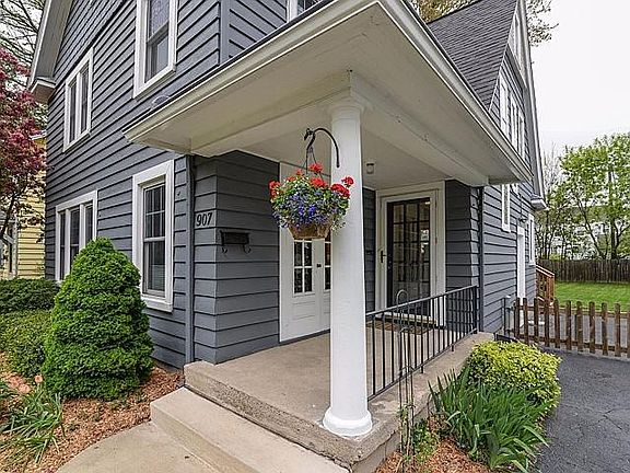 2nd image of 907 Granger Ave