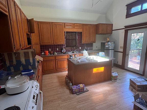 4th image of 6265 N 200 W