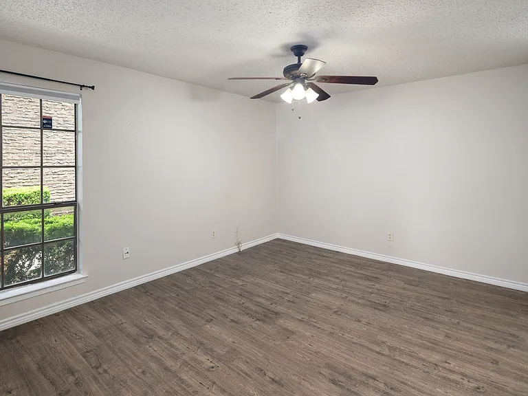 333 Melrose Dr #22D — Photo 24