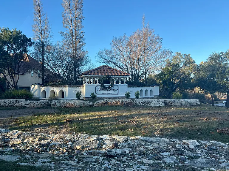 2815 Demona Dr — Photo 67