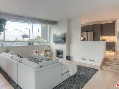 14030 Valley Vista Blvd, Sherman Oaks, CA, 91423