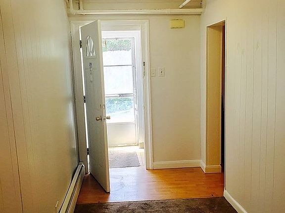 3rd image of 11 Baylis Ct