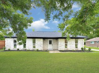 7114 Fox Run Dr, Angleton, TX 77515