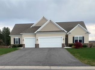 1482 Grand Meadows Way, Webster, NY 14580