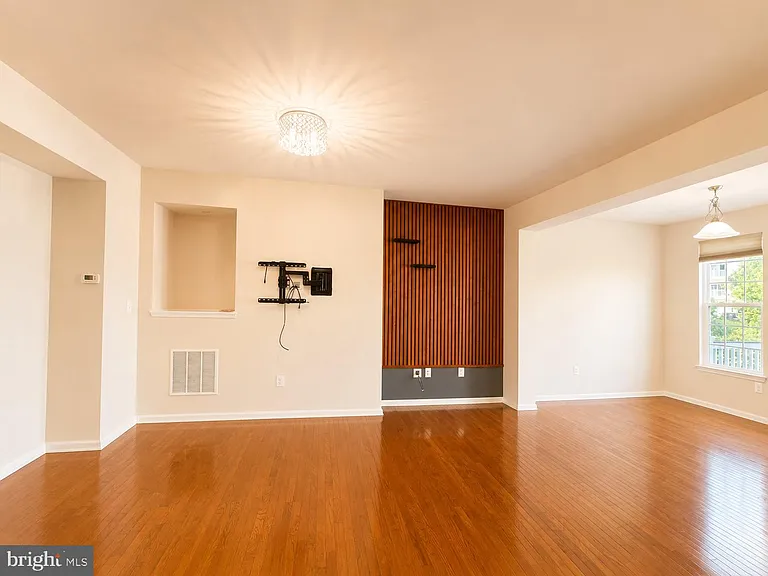 22605 Winding Woods Way — Photo 18