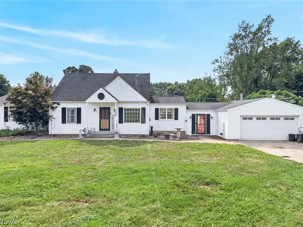 1313 Martin Rd, Mogadore, OH 44260