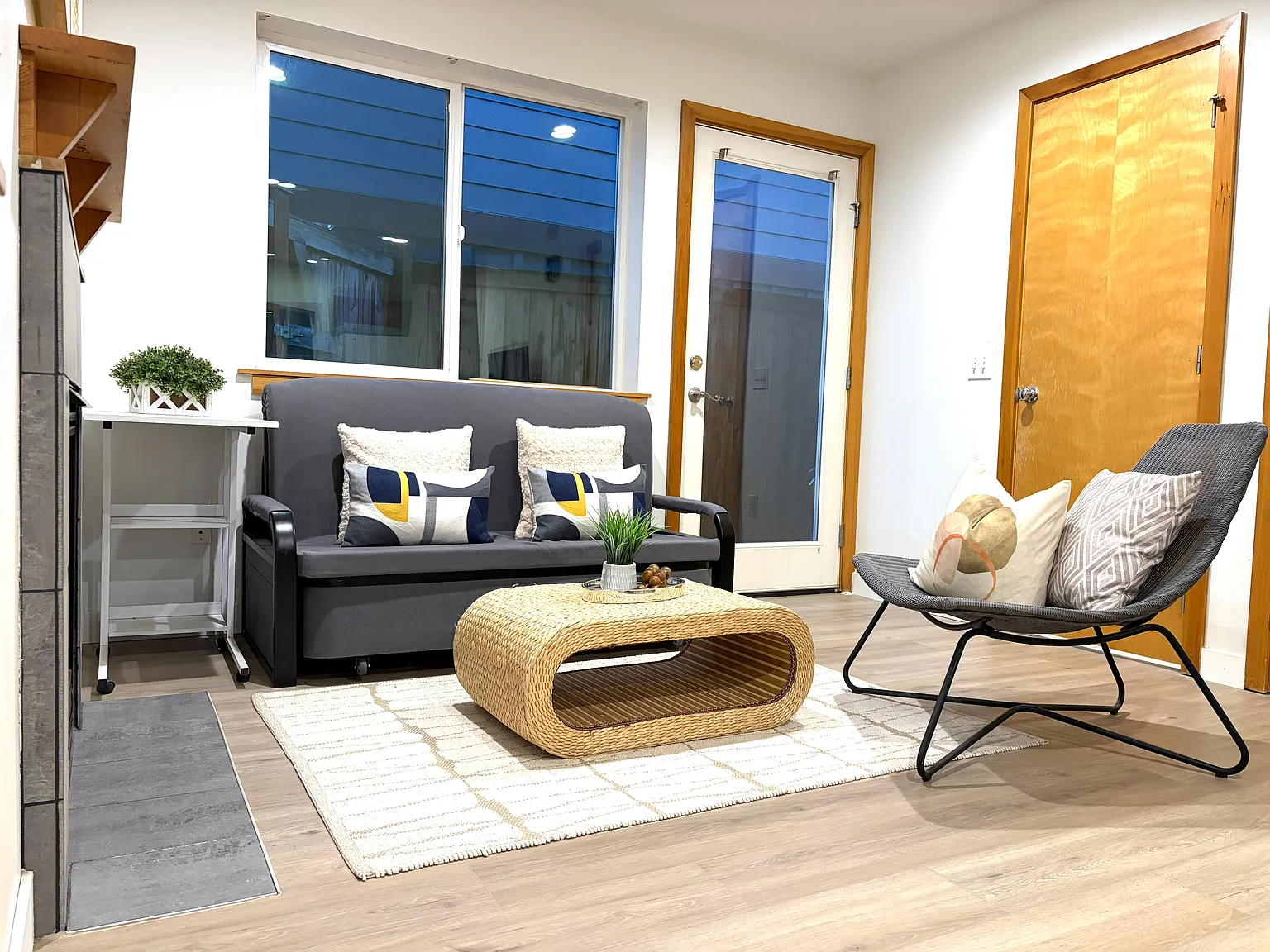 2 bed, 1.5 bath, 740 sqft, $2,650 — Photo 4