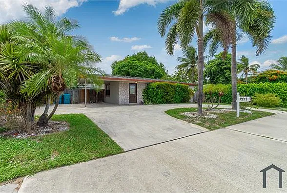 3 bed, 1026 sqft, $3,200 — Photo 3