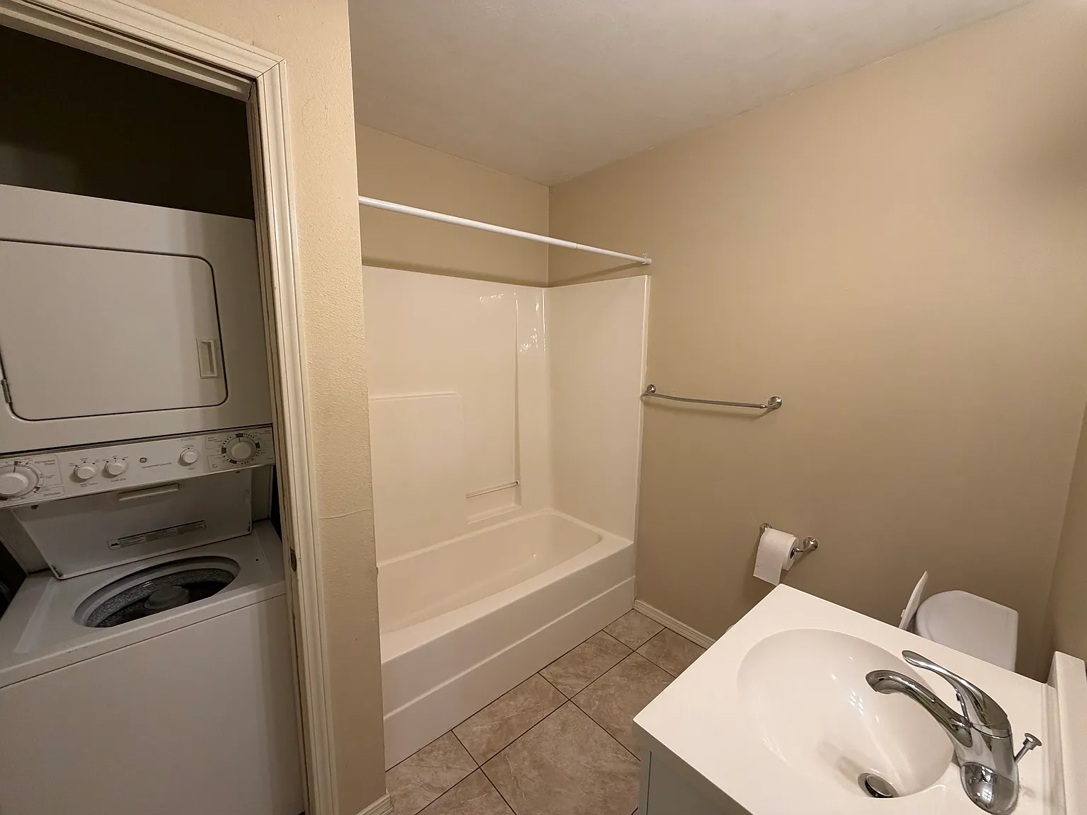 1 bed, 500 sqft, $765 — Photo 2