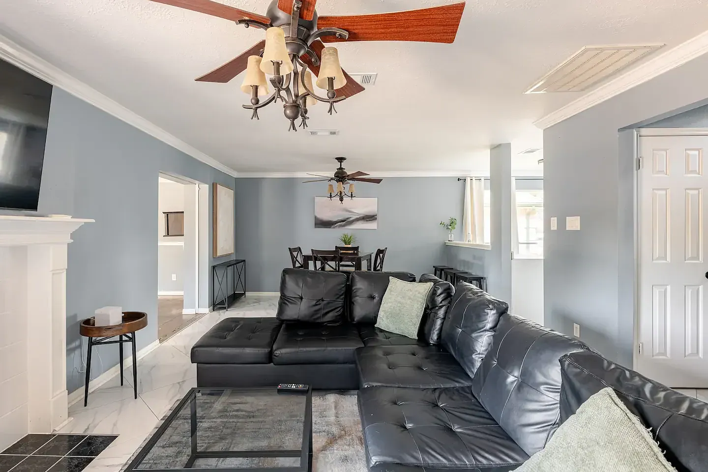 4 bed, $5,500 — Photo 2