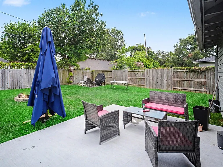 5226 Pomander Rd — Photo 31