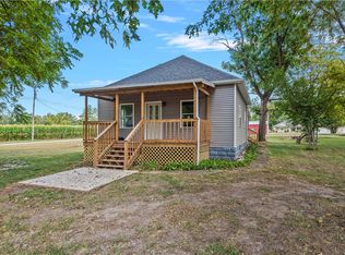 405 Griffin St, Nokomis, IL 62075