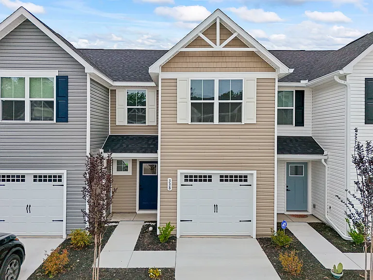 338 Myrtle Meadows Dr — Photo 1