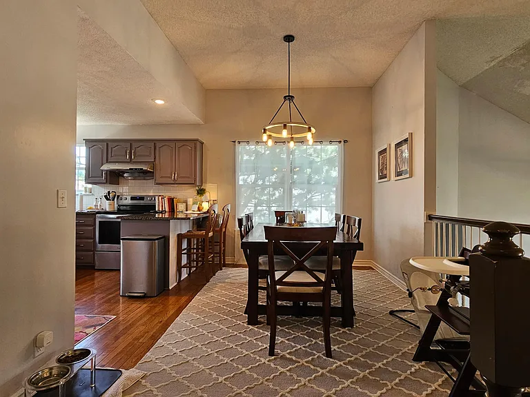 15624 Foster St — Photo 7