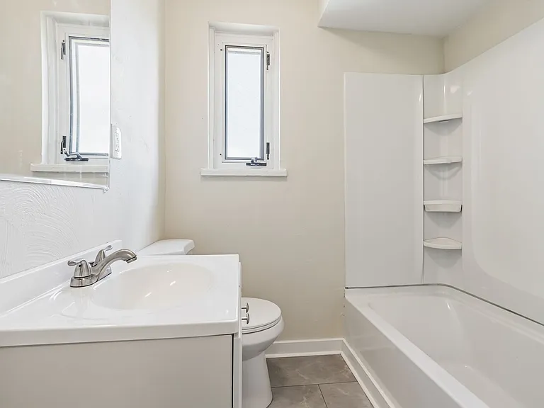 338 Meadow Ave — Photo 2