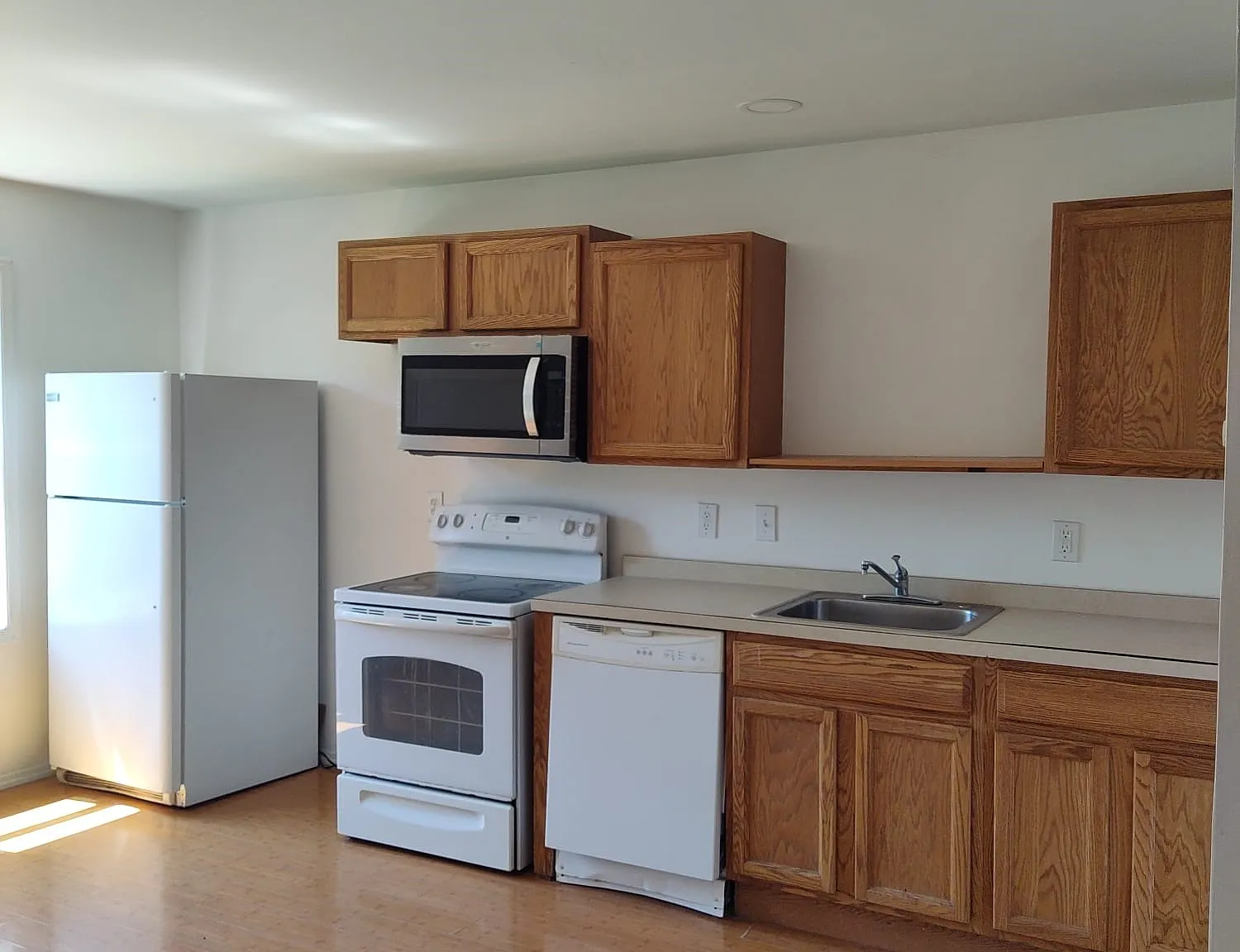 2 bed, 1.5 bath, $1,220 — Photo 3