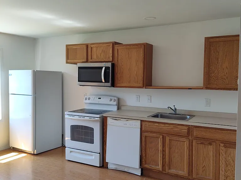 2813-15 W Queen Ln #2 — Photo 3