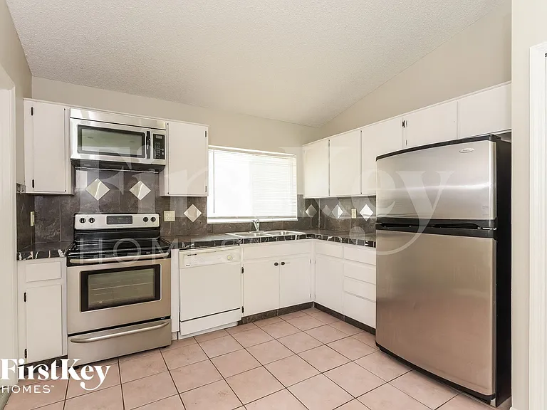 8858 Parliament Ct — Photo 6