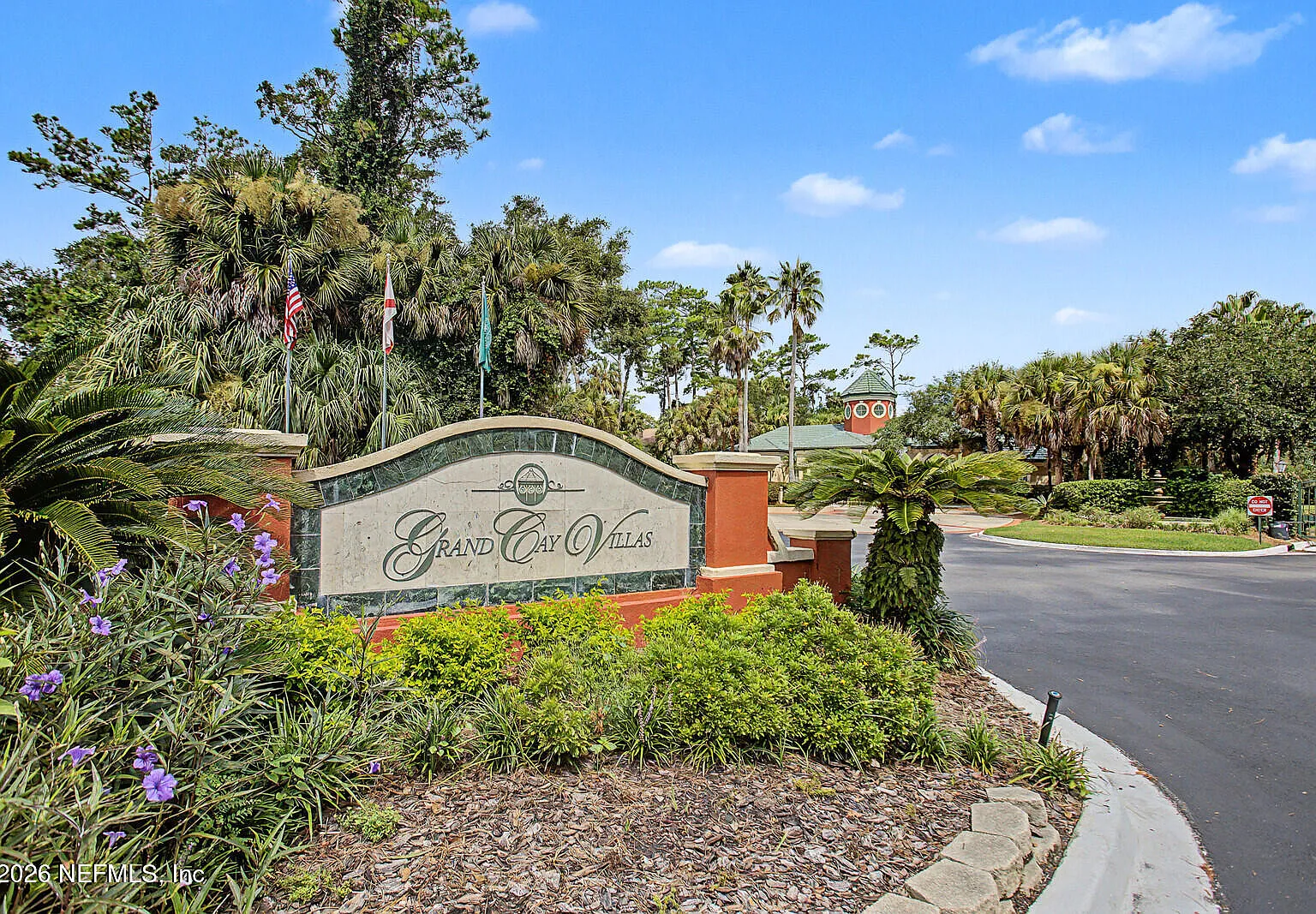 2 bed, 1.0 bath, 912 sqft, $1,800 — Photo 1