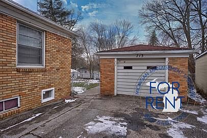 4th image of 713 Saint Clair Ave