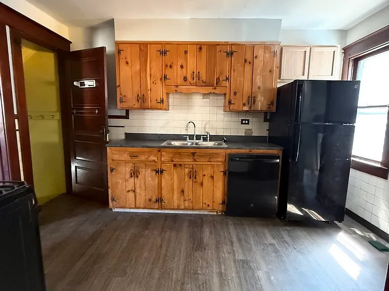 1127 Lake St #A/B — Photo 2