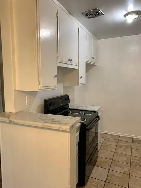 2nd image of 15150 Parthenia St #16