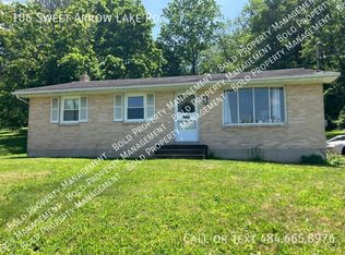 106 Sweet Arrow Lake Rd, Pine Grove, PA 17963