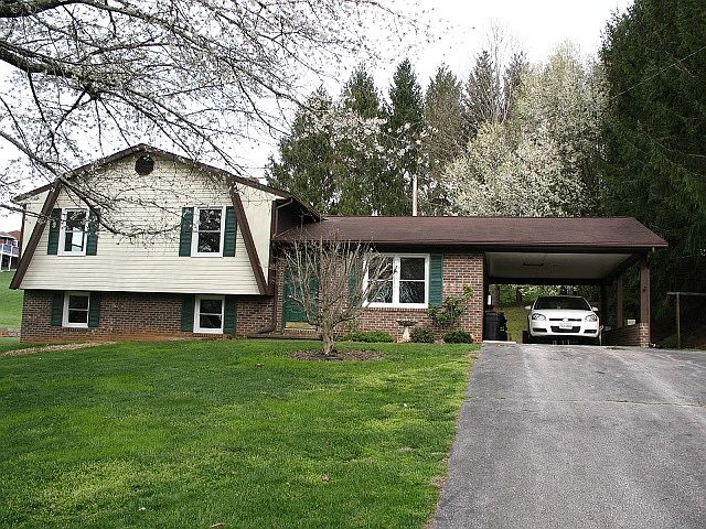 1st image of 118 Sherry Ln