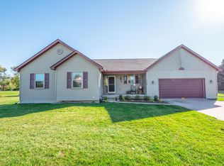 117 Mapleview Dr, Charlotte, MI 48813