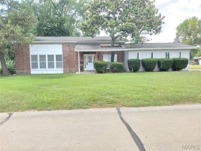 698 Carriage Ln, Hazelwood, MO, 63042
