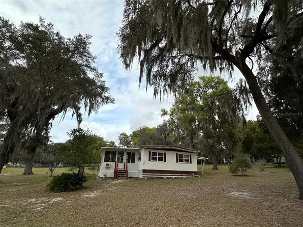 36333 Shady Oaks Dr, Dade City, FL 33525