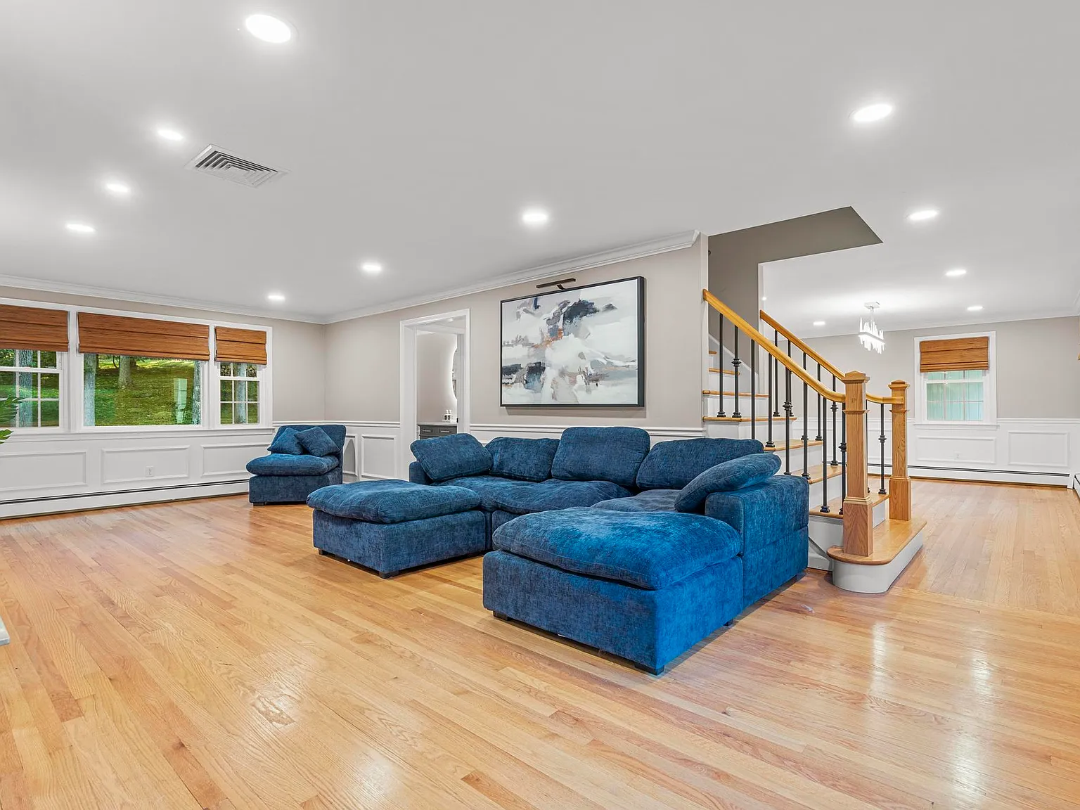 4 bed, 1.5 bath, 1893 sqft, $4,000 — Photo 4