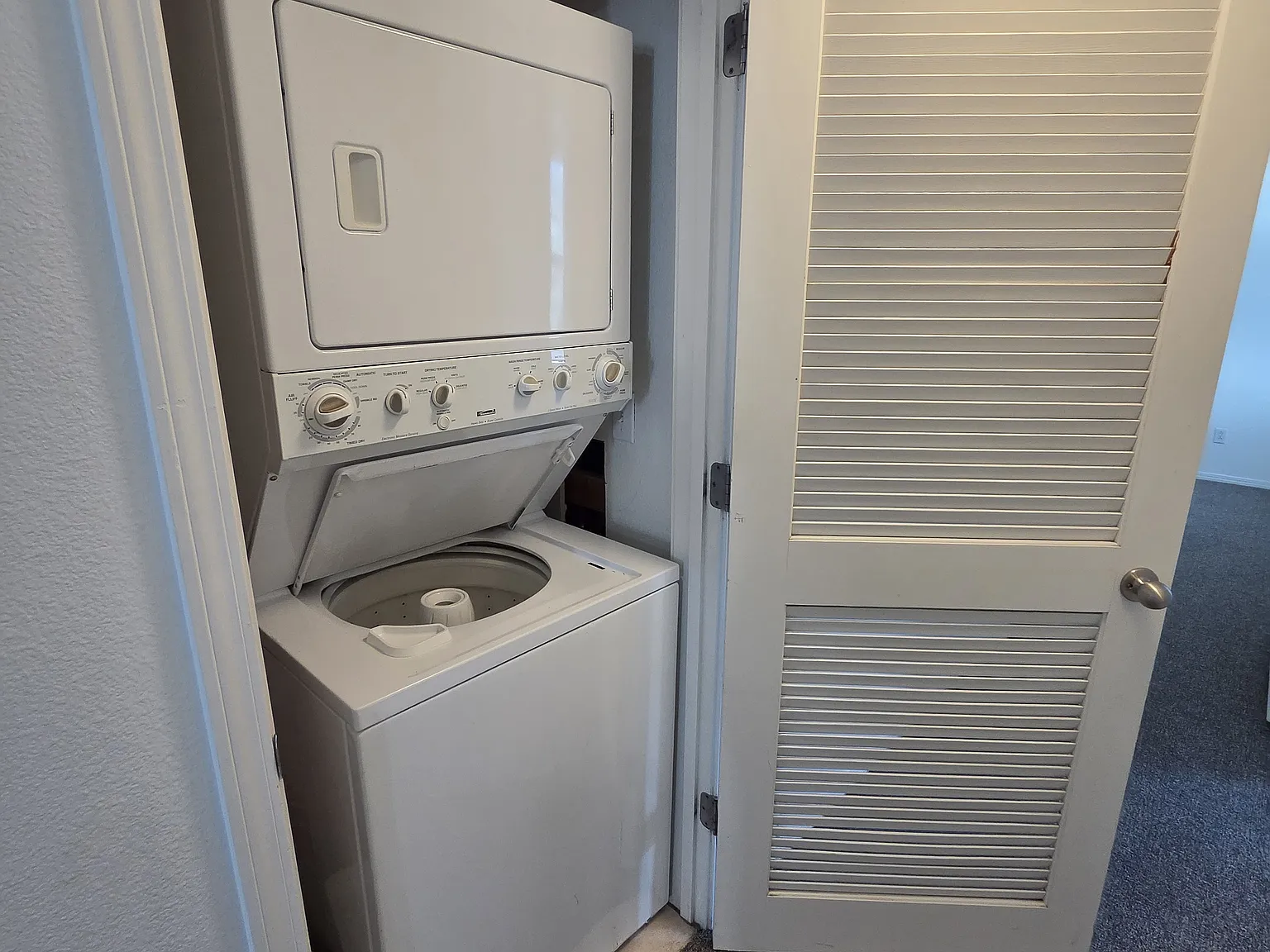 3 bed, 1130 sqft, $2,975 — Photo 4