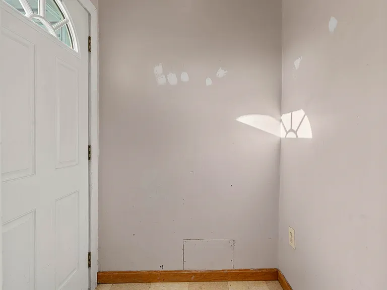 25 Salem St — Photo 8