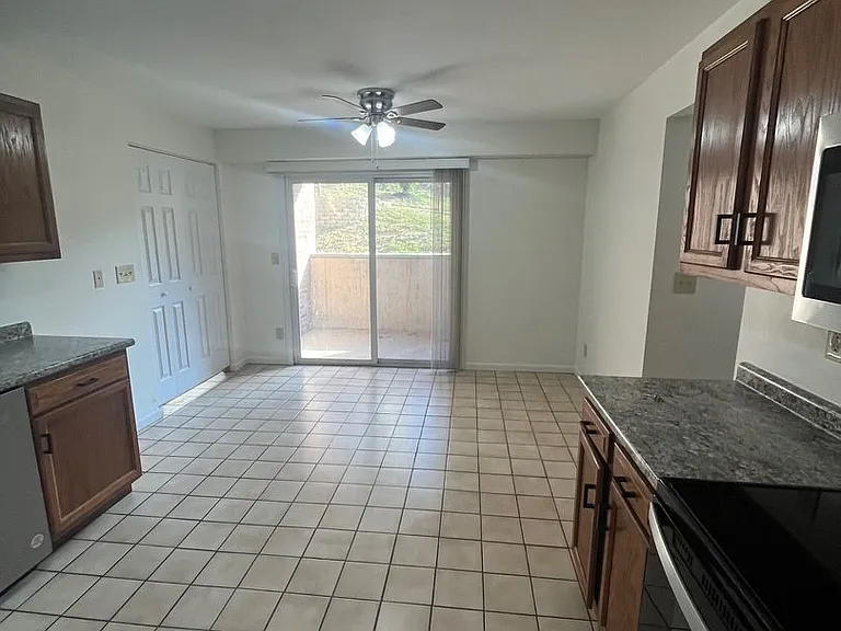 Anderson Commons Apartments — Photo 17